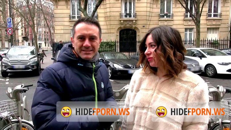 JacquieEtMichelTV.net/Indecentes-Voisines.com - Irina - Irina, beaute venue du froid! [FullHD 1080p]