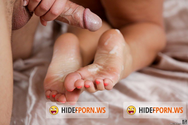 21FootArt.com/21Naturals.com - Alyssia Kent - The Power Of The Feet [HD 720p]