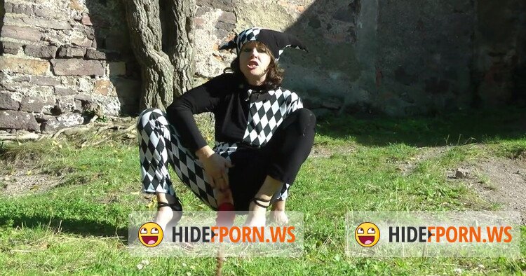 DirtyGardenGirl.com - Dirty Garden Girl - Jester castle extreme movie [FullHD 1080p]