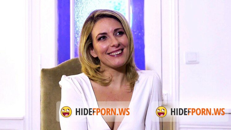 JacquieEtMichelTV.net/Indecentes-Voisines.com - Emma - Sejour parisien hot pour Emma [FullHD 1080p]