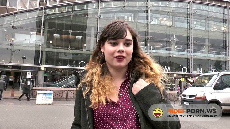 JacquieEtMichelTV.net / Indecentes-Voisines.com - Lea - Lea, 20ans, coquine toulousaine! [FullHD 1080p]