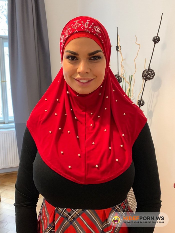 SexWithMuslims.com - Chloe Lamour - BUSTY MUSLIM BABE [FullHD 1080p]