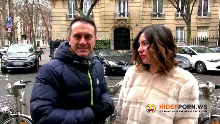 JacquieEtMichelTV.net/Indecentes-Voisines.com - Irina - Irina, beaute venue du froid! [FullHD 1080p]