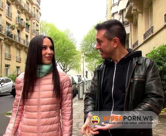 JacquieEtMichelTV.net/Indecentes-Voisines.com - Lilu - Lilu, elegante coquine... [FullHD 1080p]