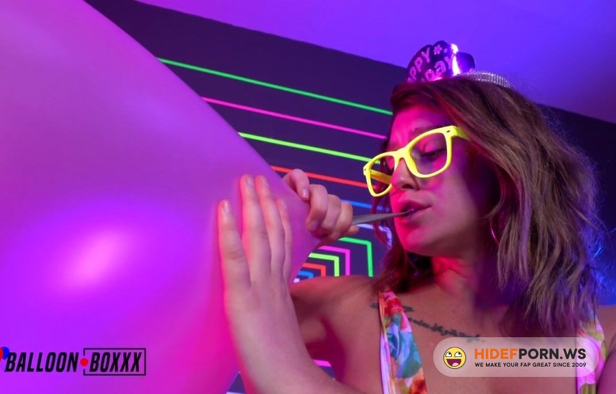 AmateurBoxxx - Shey Isles - Glowing Birthday Girl Blows Balloons [2020/HD]