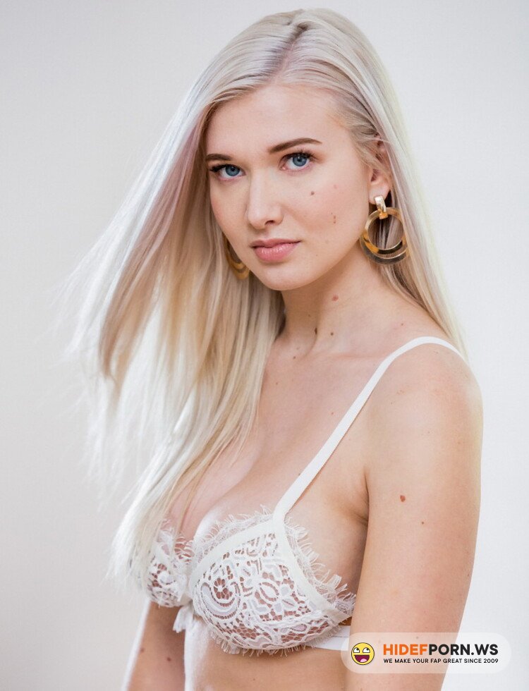 Blacked.com - Emily Right - Bigger and Darker [FullHD 1080p]