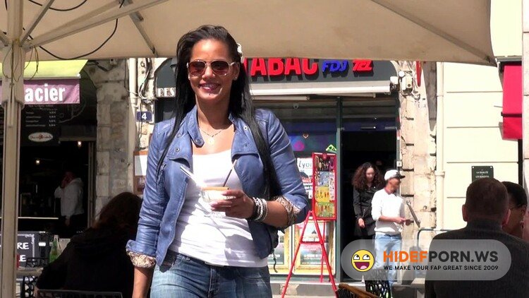 JacquieEtMichelTV.net/Indecentes-Voisines.com - Clelie - Experiences folles au Sun [FullHD 1080p]