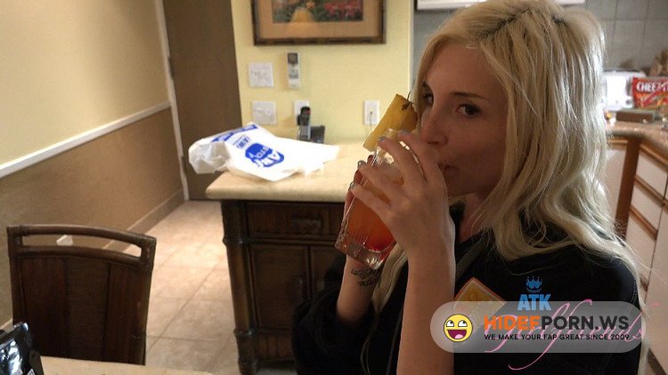AtkGirlfriends.com/AtKingdom.com - Piper Perri - Virtual Vacation Hawaii 4/7 [FullHD 1080p]
