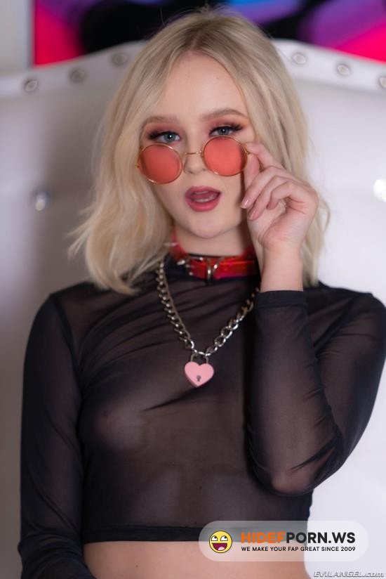 Amateurporn.cc - Natalia Queen - Teen Whore [HD 720p]