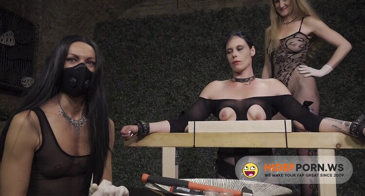 QUEENSNAKE - ABBY, NAZRYANA - SCREWDRIVERS 2020 JULY 18 PART 1 [FullHD 1080p]