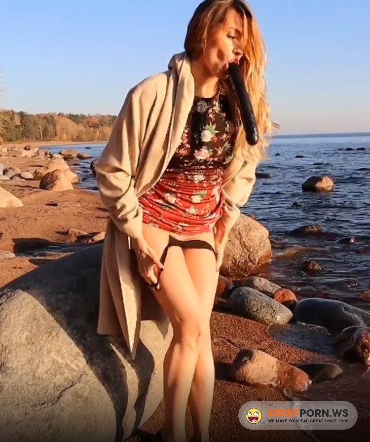 PornHub.com/PornHubPremium.com - LuxuryGirl - Public Masturbation On The Beach [FullHD 1080p]