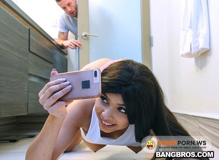 BrownBunnies.com/BangBros.com - Aaliyah Hadid - Step Brother Goes Deep in Aaliyahs Ass [HD 720p]