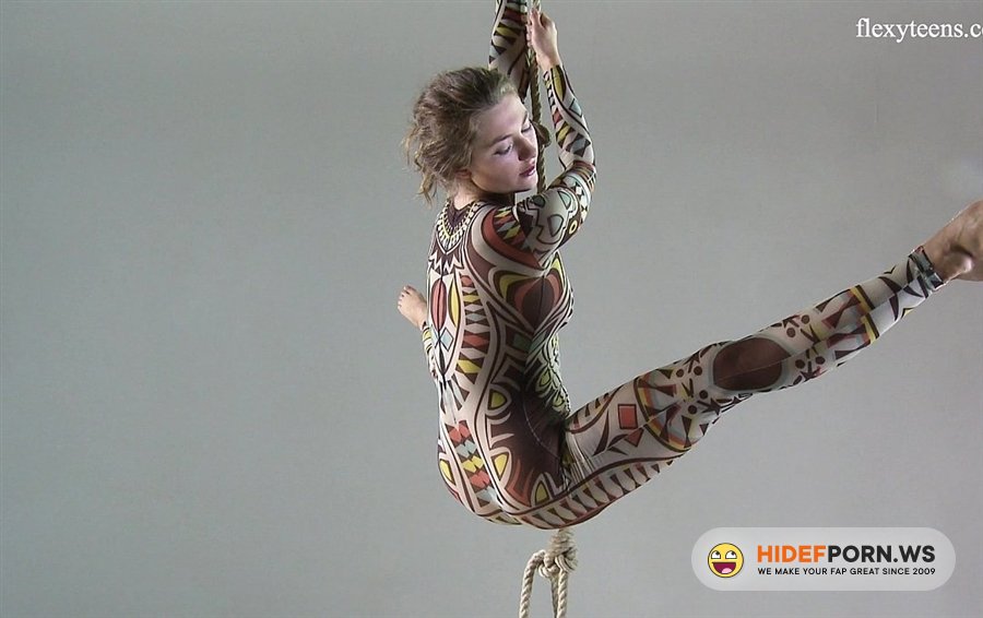 NakedGymnast - Anka Merdok - Naked Gymnast 2019-12-08 [2019/FullHD]