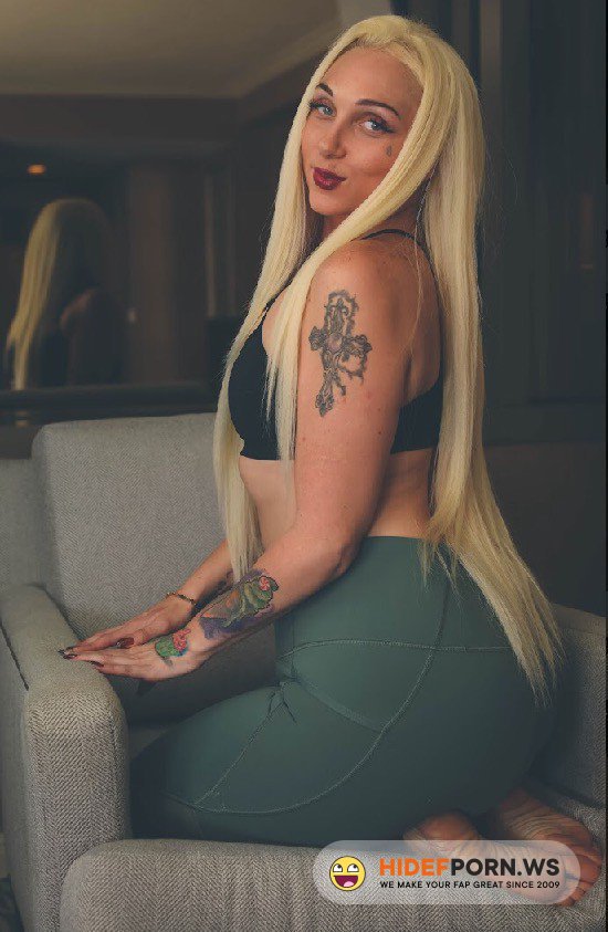 Dickdrainers.com - Alexis Andrews - 48 Inches of Ass Is A Good Boys Reward! [FullHD 1080p]