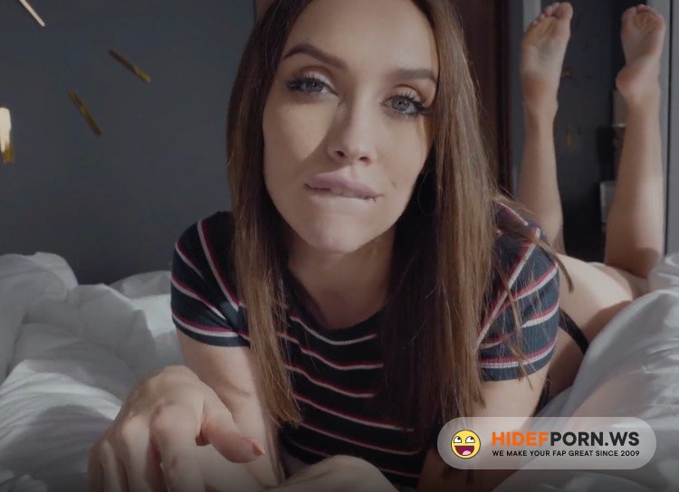 PornHub.com/PornHubPremium.com - LuxuryGirl - Blowjob From A Cutie With Beautiful Legs [FullHD 1080p]