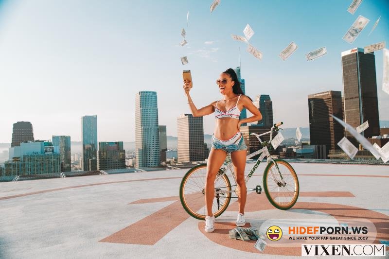 Vixen - Alexis Tae - Playing At Home [HD 720p]