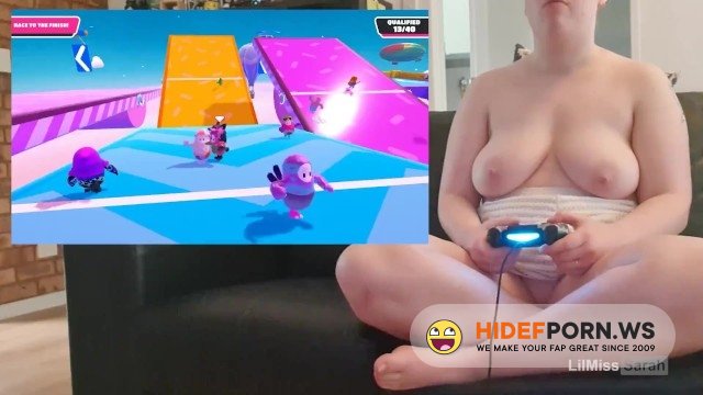 PornhubPremium - LilMissSarah - Fall Guys Lets Play! But Im A Nude Gamer Girl And You Cum To Me Playing On The Couch [2020/FullHD]