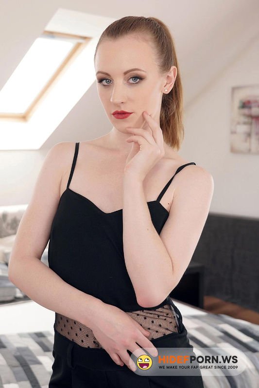 SexBabesVR.com - Emma Fantasy - Horny Hostess [UltraHD/4K 2700p]