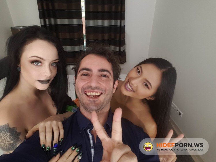 VirtualRealPorn.com - Alessa Savage, May Thai - Black friday night [UltraHD/4K 2160p]