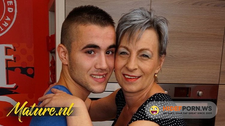 MomsGuideToSex.com - Unknown - Step Son Always Knows How to Make His Step-Grandma Happy [UltraHD 2K 1980p]