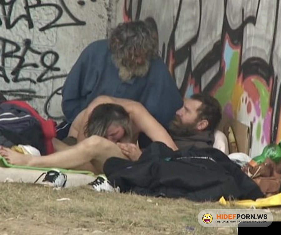 CzechSnooper.com - Amateur - Homeless Threesome Having Sex On Public [HD 720p]