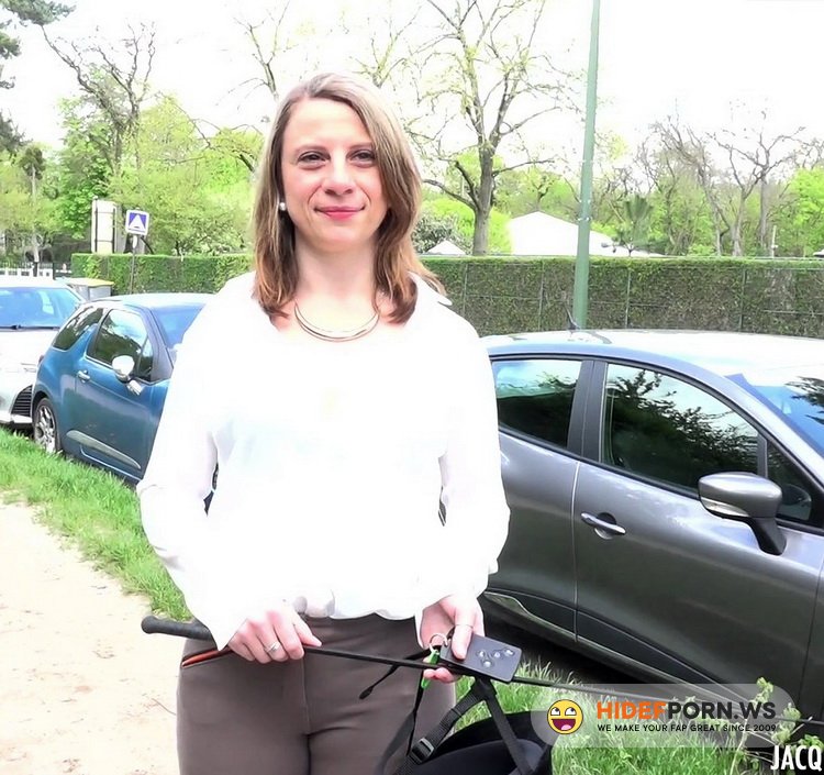 JacquieEtMichelTV.net/Indecentes-Voisines.com - Clothilde - Clothilde, 30ans, institutrice a Compiegne [FullHD 1080p]