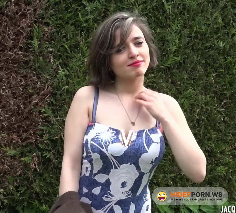 JacquieEtMichelTV.net/Indecentes-Voisines.com - Elena - Elena reve de penetrations [FullHD 1080p]