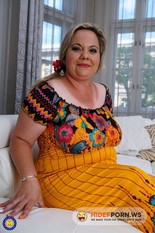 Mature.nl/Mature.eu - Summer (40) - Chubby housewife Summer doing her toyboy [FullHD 1080p]
