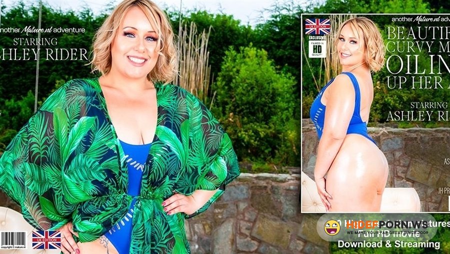 Mature - Ashley Rider - Thick Mom Ashley Rider Oiling Up Her Curvy Butt [2021/FullHD]