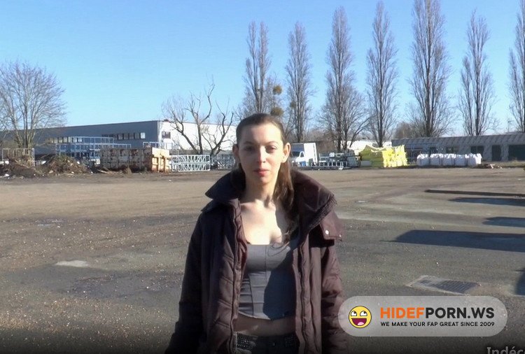 Indecentes-Voisines.com  JacquieEtMichelTV.net - Charlotte - Nous retrouvons Charlotte, 19 ans, eleve modele en 1ere S dans un lycee de la region parisienne ! [HD 720p]