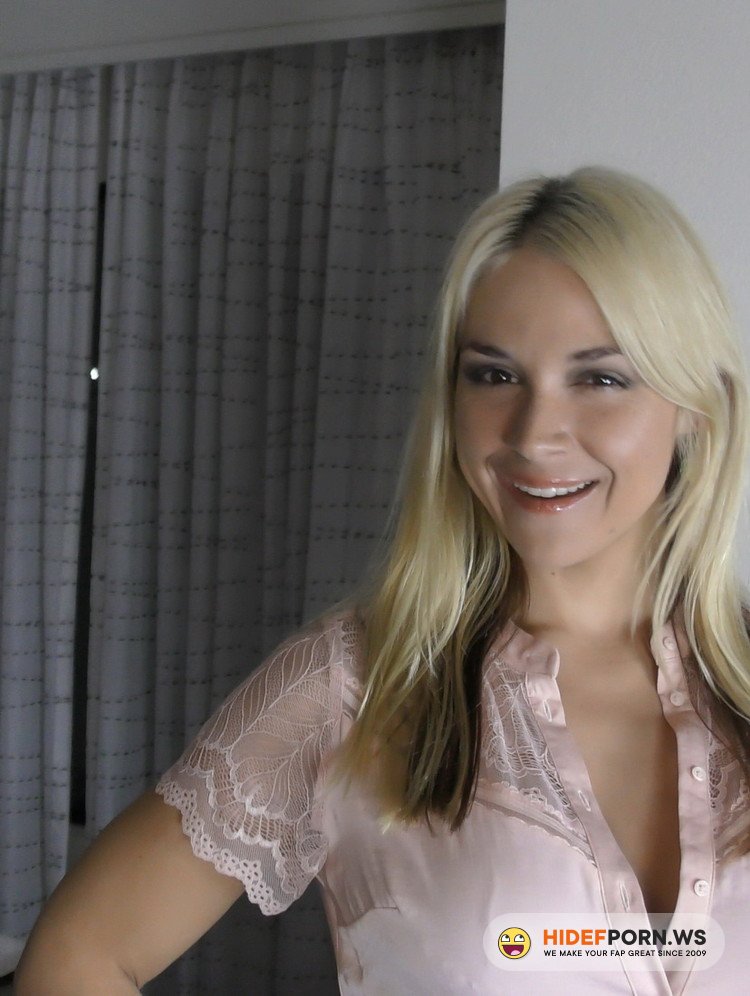 DickDrainers XXX/Clips4Sale.com - Sarah Vandella - Vote YES 4 BIG BLACK DICK, BLACK ASS!!! [UltraHD 4K 2160p]