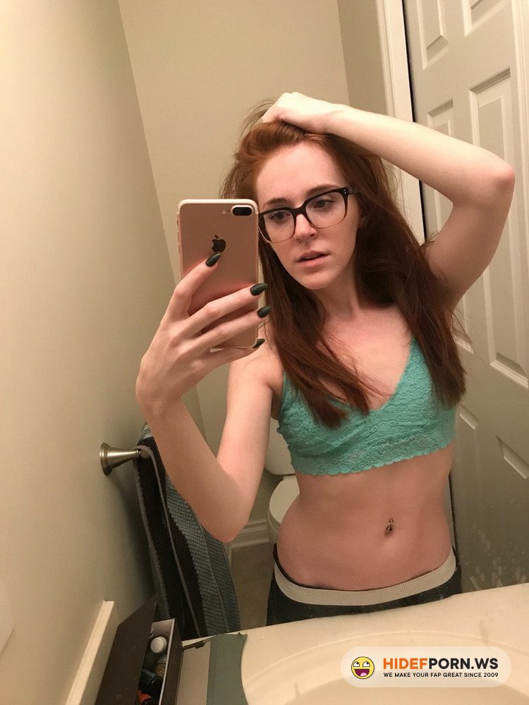 ManyVids.com - Jessie Wolfe | @Jessie-Wolfe - Sexy Ginger Rides Cock and Takes a FACIAL [UltraHD 4K 2160p]