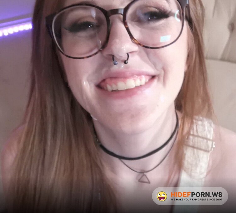 ManyVids.com - Jessie Wolfe | @Jessie-Wolfe - Nerdy Slut Takes Facial all over Glasses [UltraHD 4K 2160p]