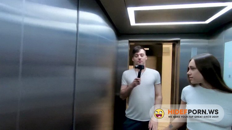 Modelhub.com - redkittycat - Risky Sex in the Public Elevator. Rough Sex Blowjob and Facial [UltraHD 4K 2160p]