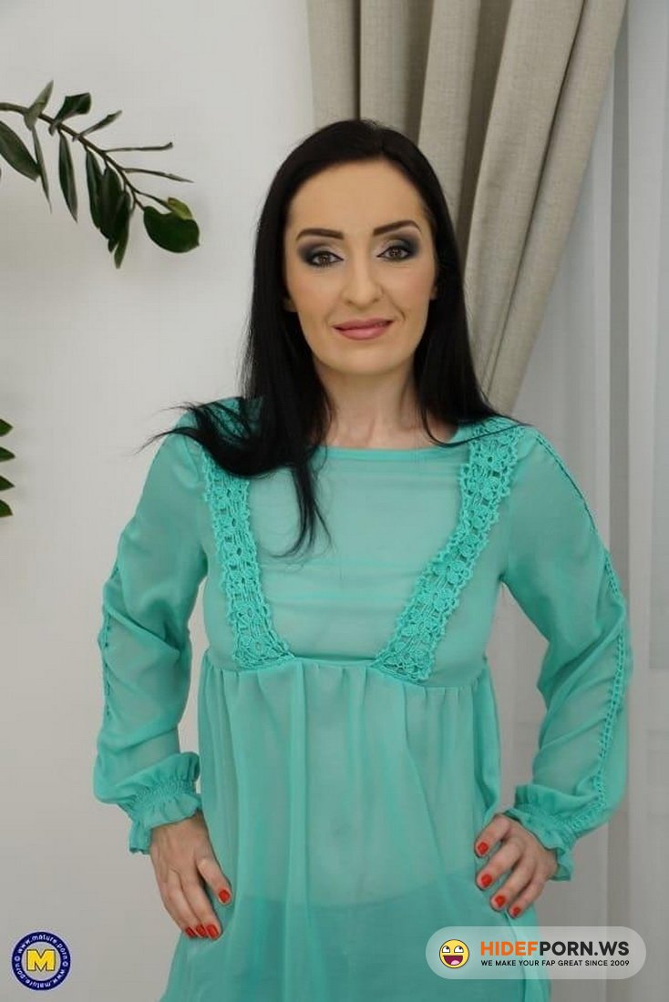Mature.nl/Mature.eu - Delia (35) - Hot housewife fucking and sucking [FullHD 1080p]