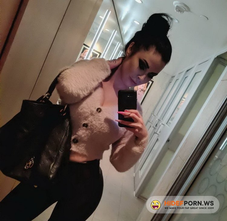 OnlyFans.com - Queenschmanda - 01-09-2020 [FullHD 1080p]