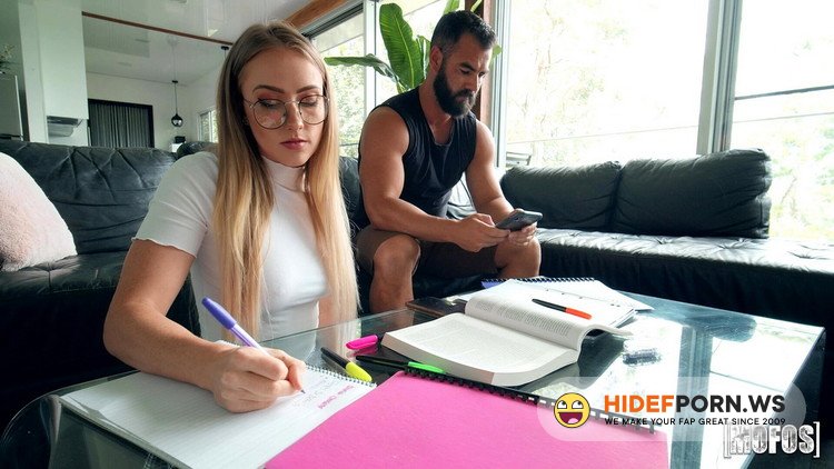 IKnowThatGirl.com/Mofos.com - Scarlet Chase - Get the (Anal) Fuck Out of the Friendzone [FullHD 1080p]
