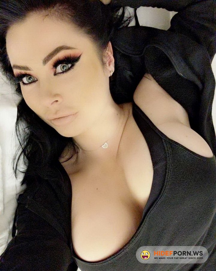 OnlyFans.com - Queenschmanda - 07-04-2020 [UltraHD 4K 2160p]