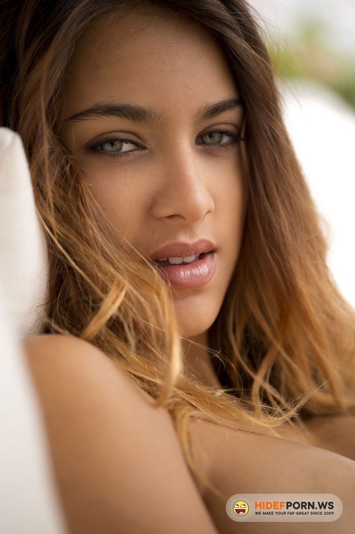 PropertySex.com/VixenX.com - Uma Jolie - Just Dropping By [FullHD 1080p]