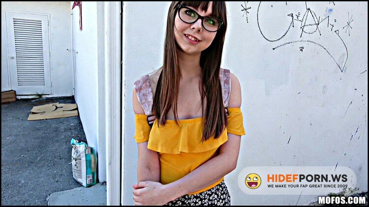 Mofos.com - Shae Celestine - Nerdy Cutie Straddles Huge Cock [FullHD 1080p]
