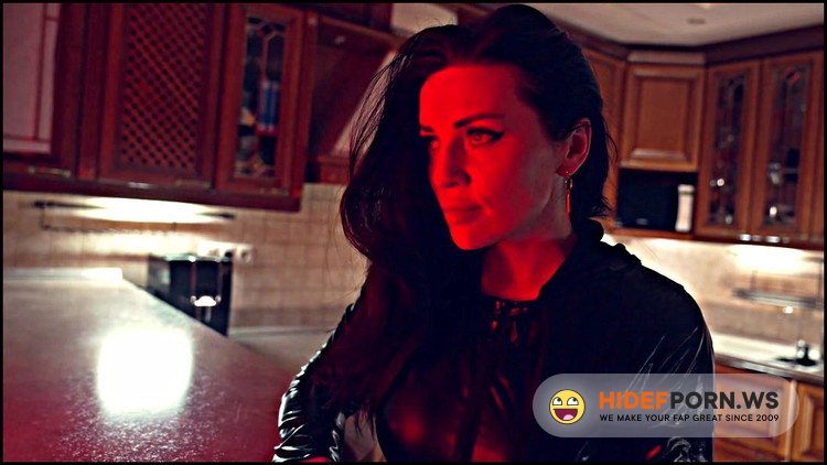ModelHub.com - Luna Roulette - The Policeman Caught The Robber In The Apartment [UltraHD 4K 2160p]
