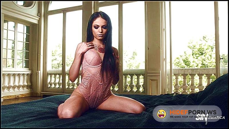 SINematica.com - CASSIE DEL ISLA, CLARA MIA - EIFFEL THOUGHTS [FullHD 1080p]