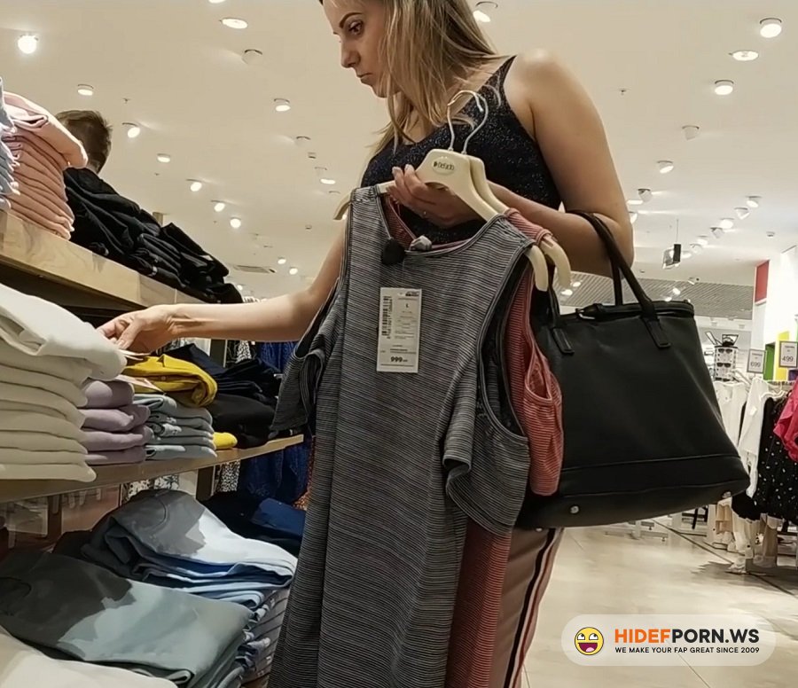Amateurporn.сс - Letty Black - Blowjob In The Mall [FullHD 1080p]