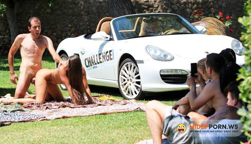 Amateurporn.cc - Mea Melone - Public Sex At The Park [FullHD 1080p]