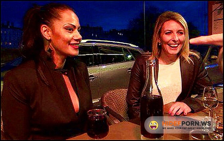 JacquieEtMichelTV.net/Indecentes-Voisines.com - Clelie, Emma - Clelie fait son marche en club a Lyon [HD 720p]