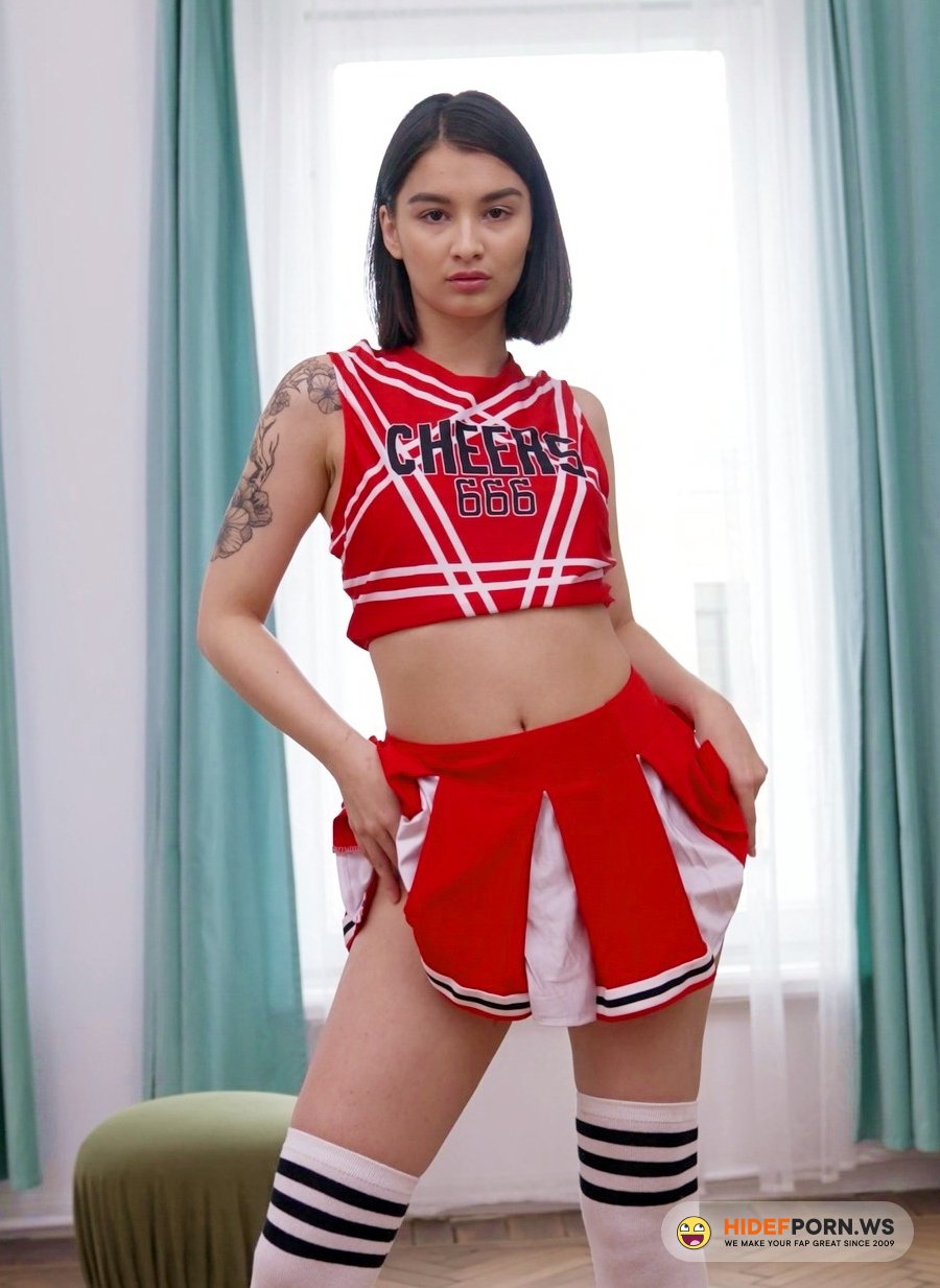 AnalVids.com, LegalPorno.com - Effy End - Gang Bang 5 On 1 - Pissed On Oriental Cheerleader Effy End (DPP, DVP, DP) Wet [UltraHD 4K]