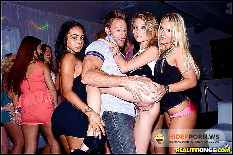 InTheVip.com/RealityKings.com - Levi Cash, Rilynn Rae, Mackenzie Banks, Guiliana, Alexis Tiffany... - Pussy wheel [FullHD 1080p]