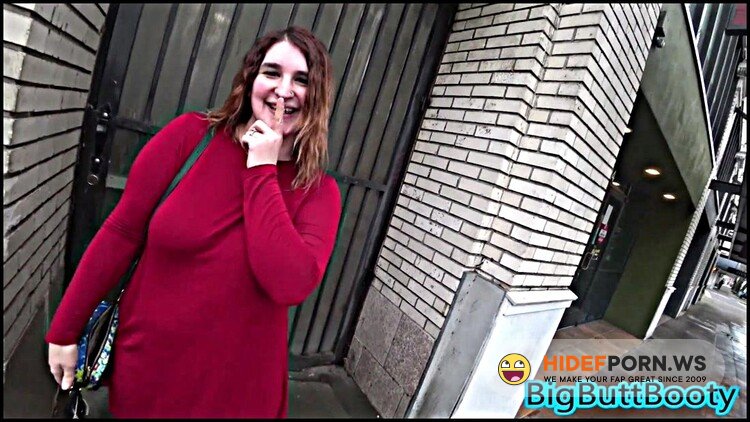 Modelhub.com - Paige Steele - ALMOST CAUGHT Public Fucking In Car [FullHD 1080p]
