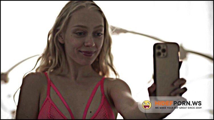 MissaX.com - Braylin Bailey - Accidental Sext [FullHD 1080p]