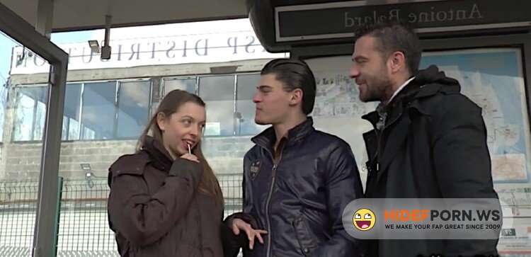 Indecentes-Voisines.com/JacquieetMichelTV.net - Charlotte - Charlotte, la lyceenne defraie la chronique au cul de Saint-Ouen-l'Aumone ! [HD 720p]